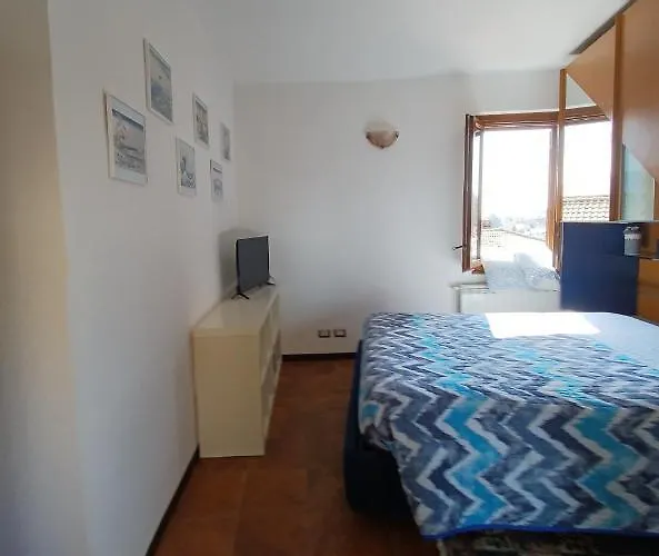 Luminoso Tra I Rami Del Di Como, Sormano