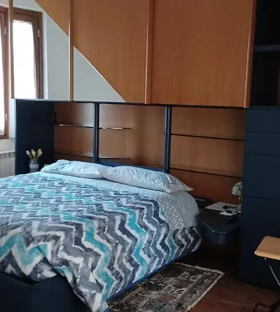 Luminoso Tra I Rami Del Di Como, *