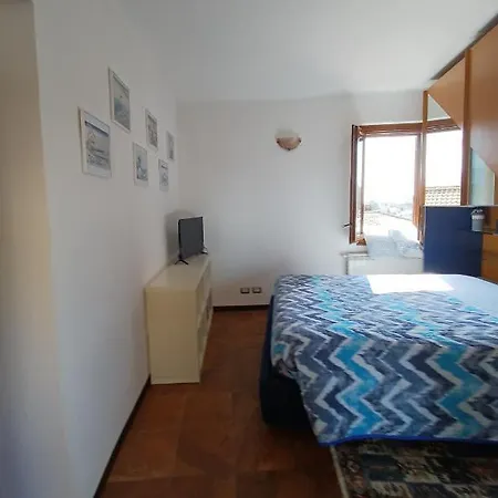 Luminoso Tra I Rami Del Di Como, Sormano